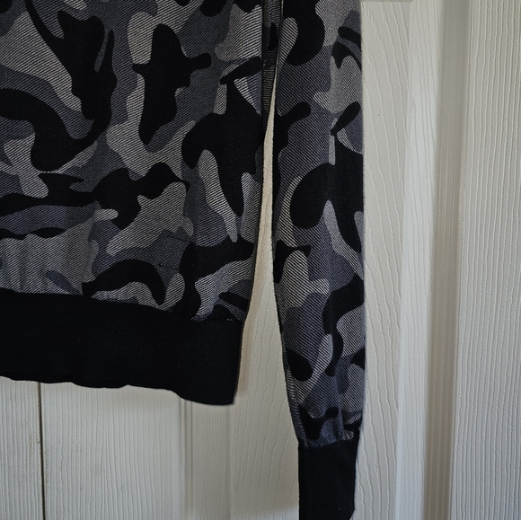 Armani Jeans Camo Sweater - Picture 6 of 10